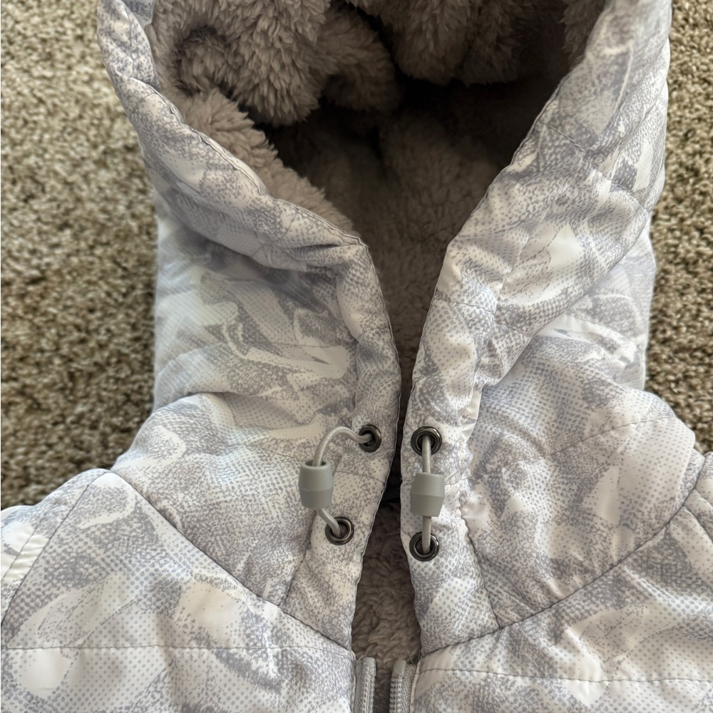 New Balance Jacket - Picture 9 of 12